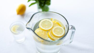 manfaat lemon infused water