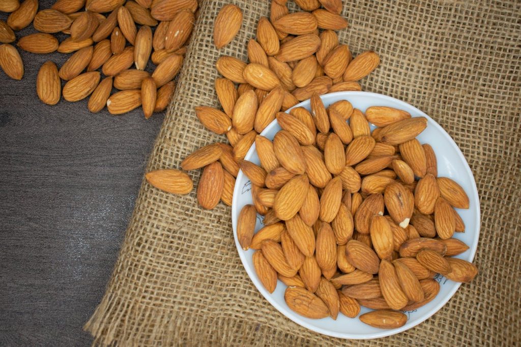 Manfaat Mengkonsumsi Kacang Almond Untuk Ibu Hamil