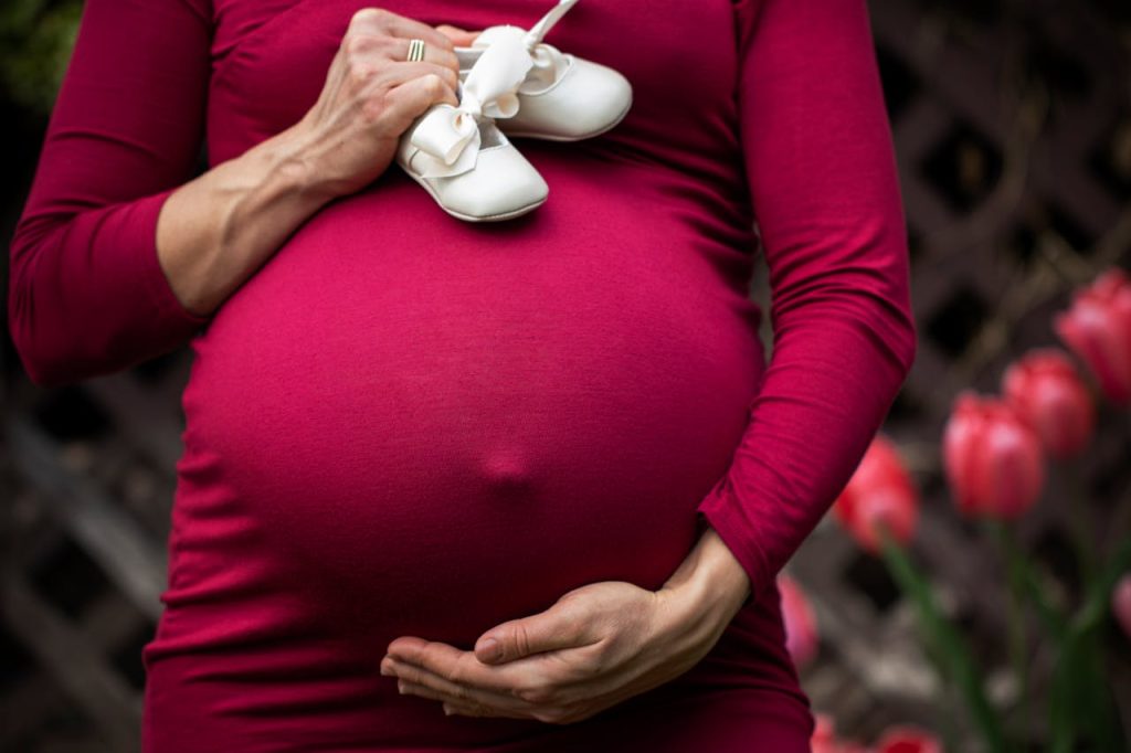 Cara Mengatasi Kaki Bengkak Pada Ibu Hamil